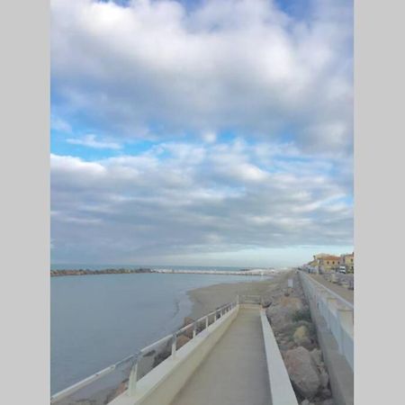 Bilocale Sul Mare Apartment Marina Di Pisa Luaran gambar